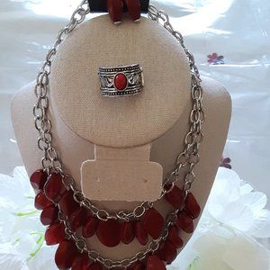 Royle Retreat Red Necklace